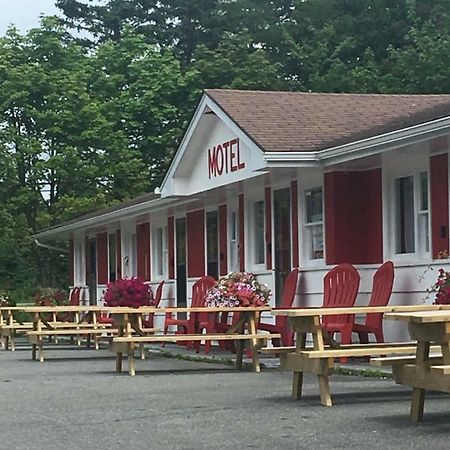 Webbers Lake Charlotte Motel Queen And Double Bed Eksteriør billede
