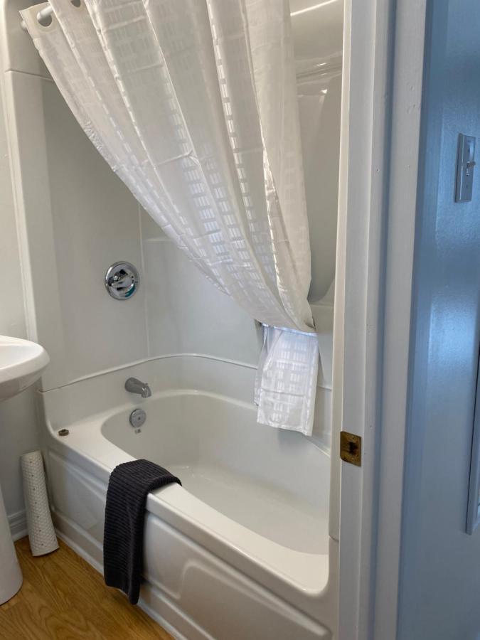 Webbers Lake Charlotte Motel Queen And Double Bed Eksteriør billede