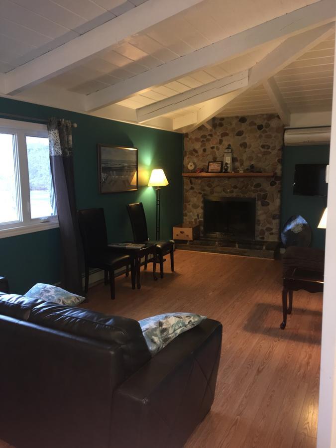 Webbers Lake Charlotte Motel Queen And Double Bed Eksteriør billede